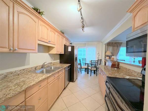 Fort Lauderdale, FL 33308,3400 Galt Ocean Dr  #1003-S