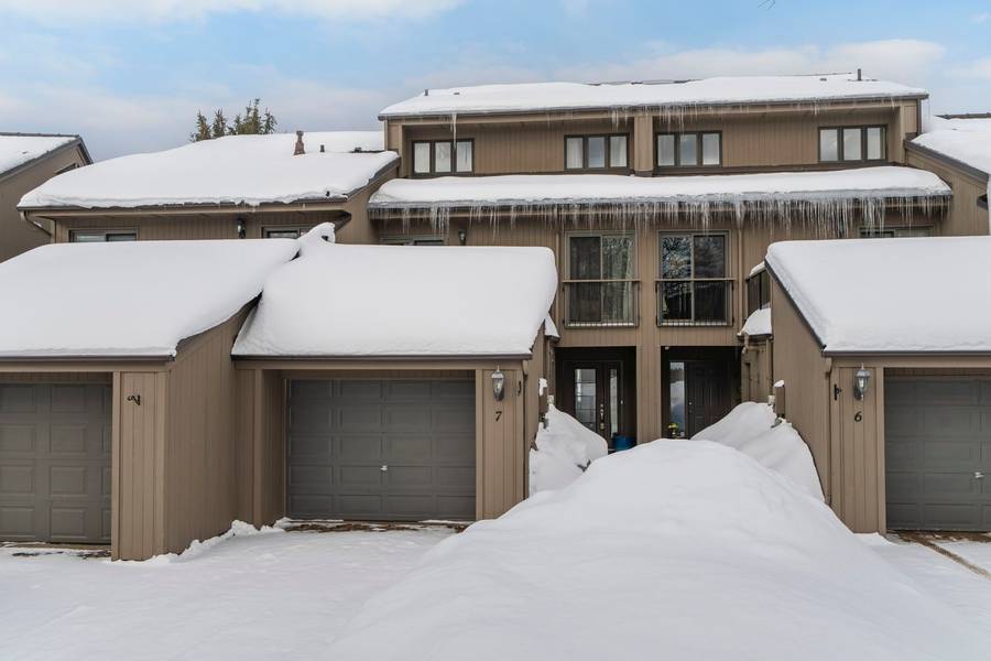 8 Beck BLVD #7, Penetanguishene, ON L9M 1C3