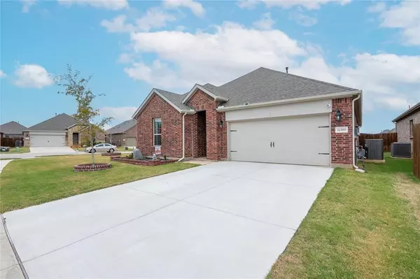 11203 Hawks Landing Drive, Aubrey, TX 76227