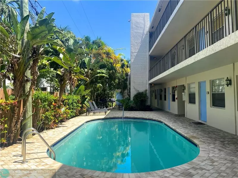 215 NE 16 AVENUE  #202, Fort Lauderdale, FL 33301