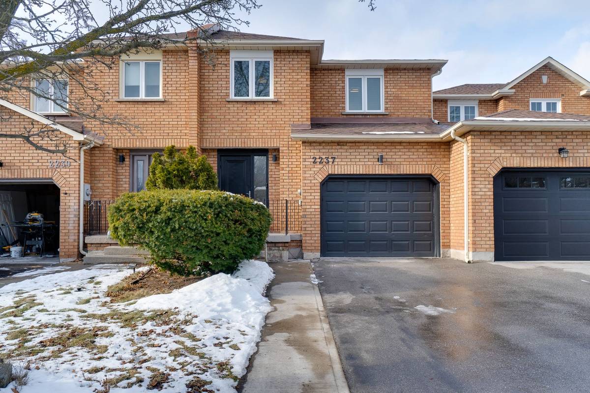 Oakville, ON L6M 3E2,2237 Shipwright RD