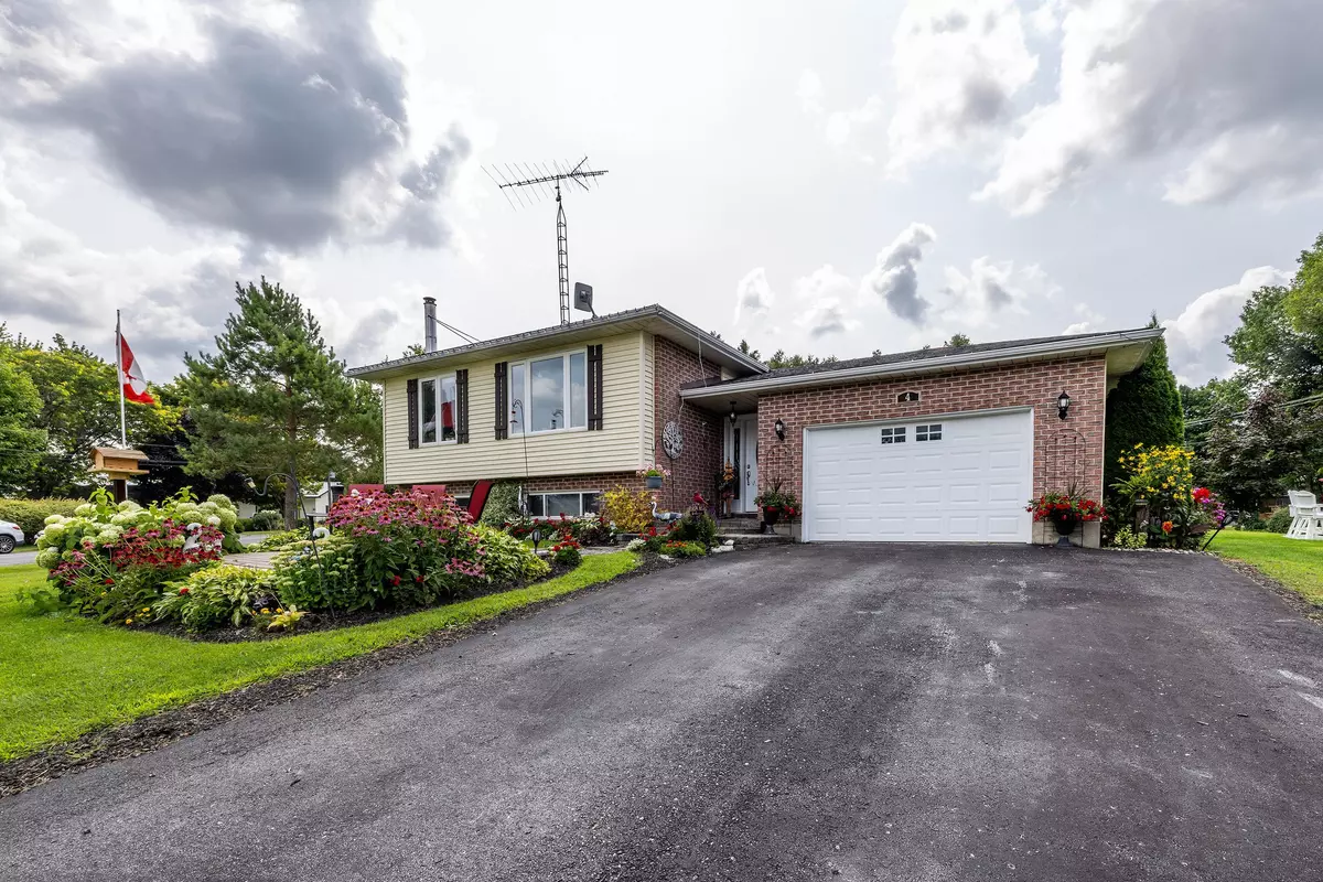 Kawartha Lakes, ON K0M 2C0,4 Shelley DR