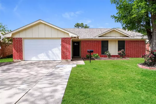 647 Bentwood Drive, Lewisville, TX 75067