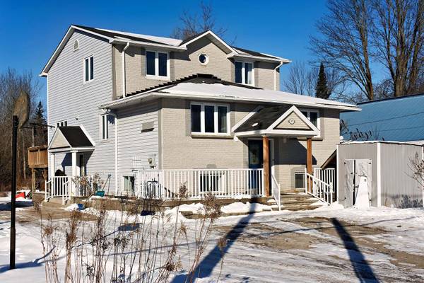 1076 Ewart ST, Innisfil, ON L0L 1W0