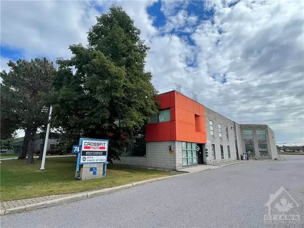 74 COLONNADE RD #2, Ottawa, ON K2E 7L2