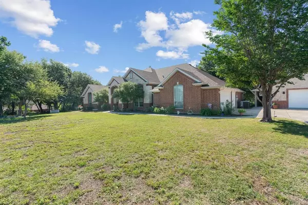 Azle, TX 76020,118 Crosshair Court