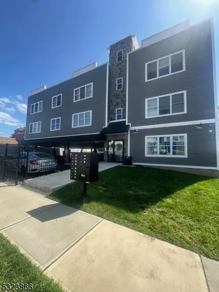 285 E 17th St #301, Paterson City, NJ 07524