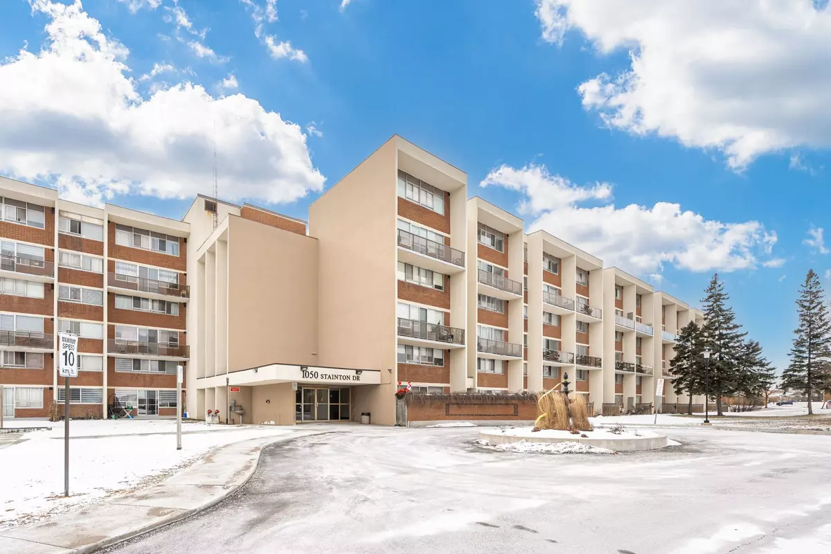 Mississauga, ON L5C 2T7,1050 Stainton DR #308