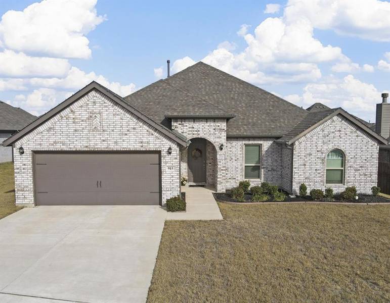 915 Timber Ridge Drive, Justin, TX 76247