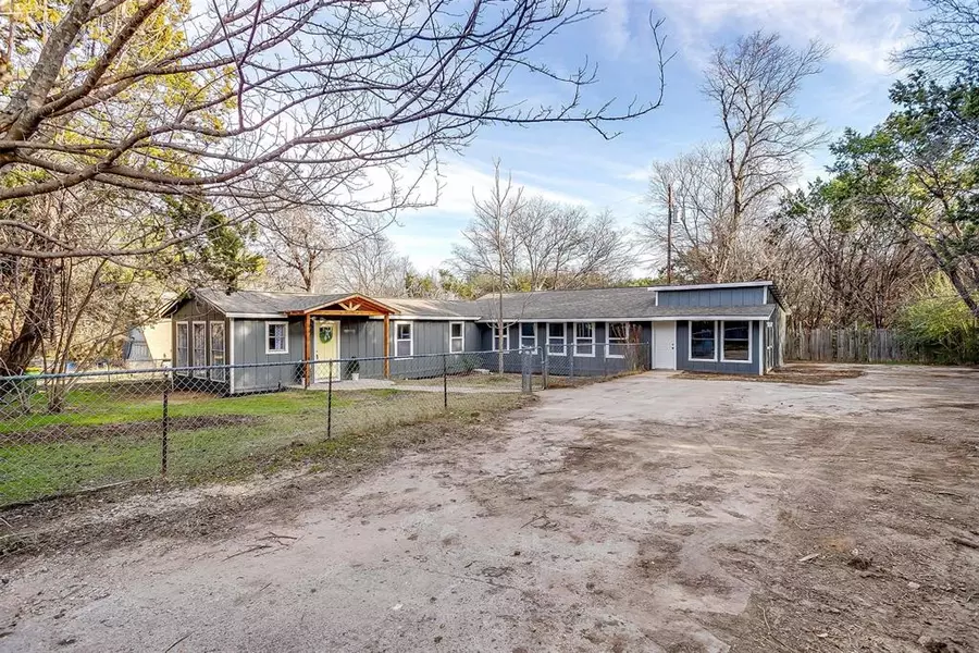 210 N Cedar Street, Whitney, TX 76692