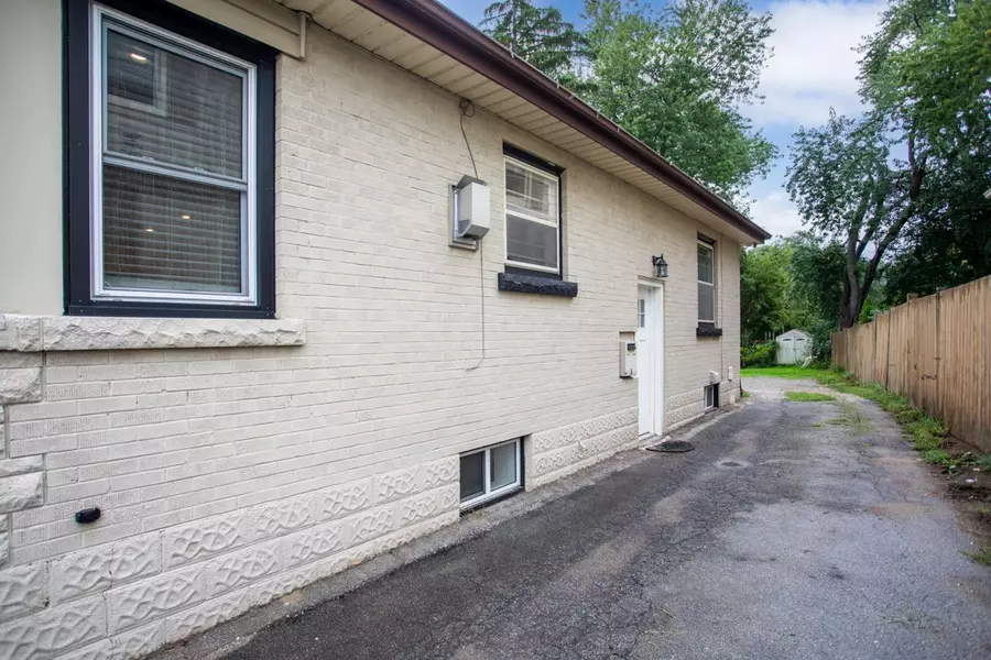 402 Guelph Line #Bsmt, Burlington, ON L7R 3L4