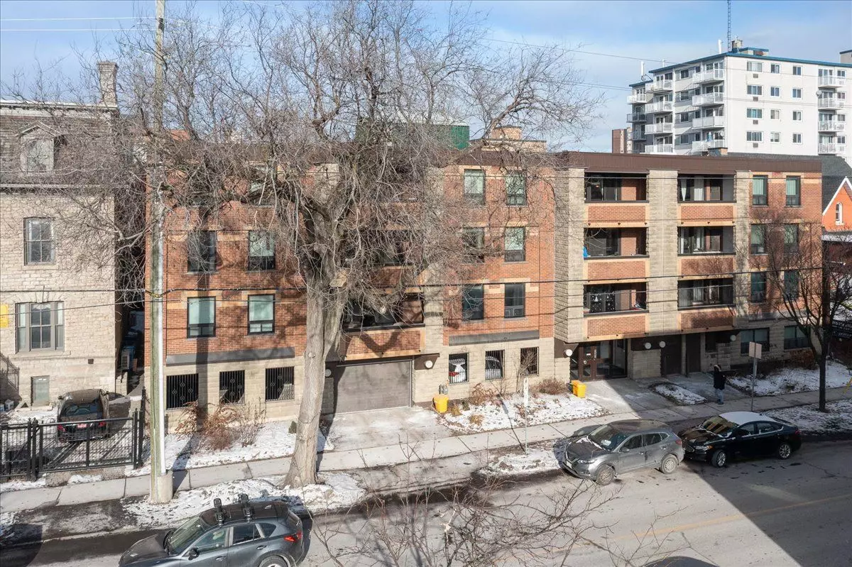 Lower Town - Sandy Hill, ON K1N 6P1,201 Laurier AVE E #405