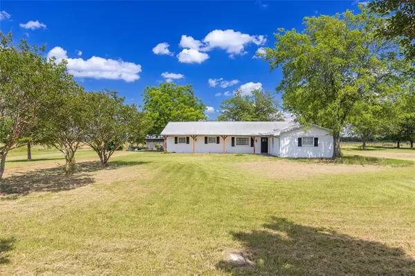 Campbell, TX 75422,5886 County Road 4209