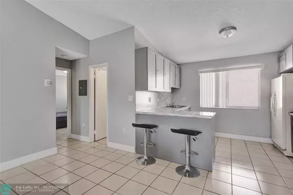 Doral, FL 33166,8041 Lake Dr  #201