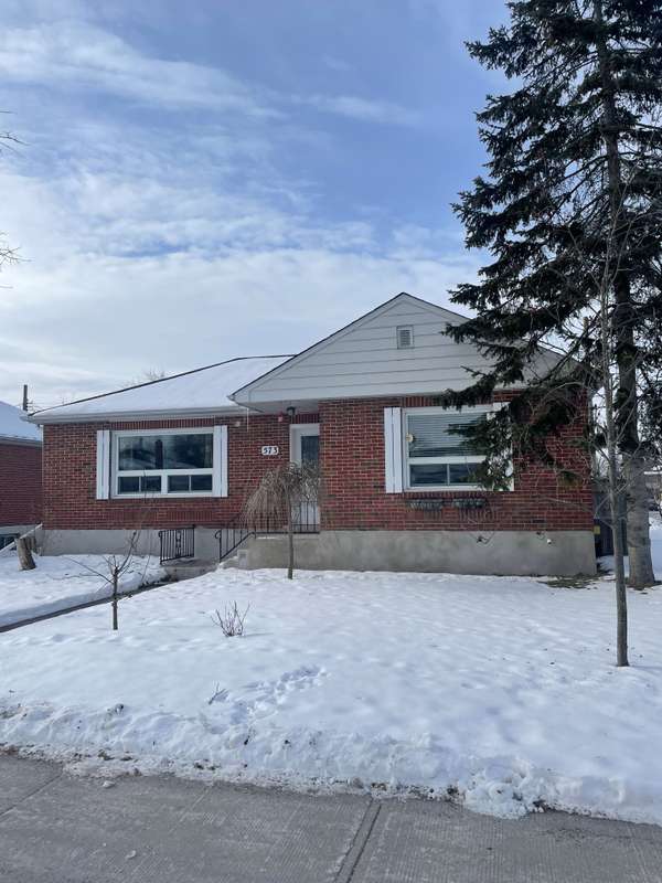 573 Steele AVE, Peterborough, ON K9J 5A2