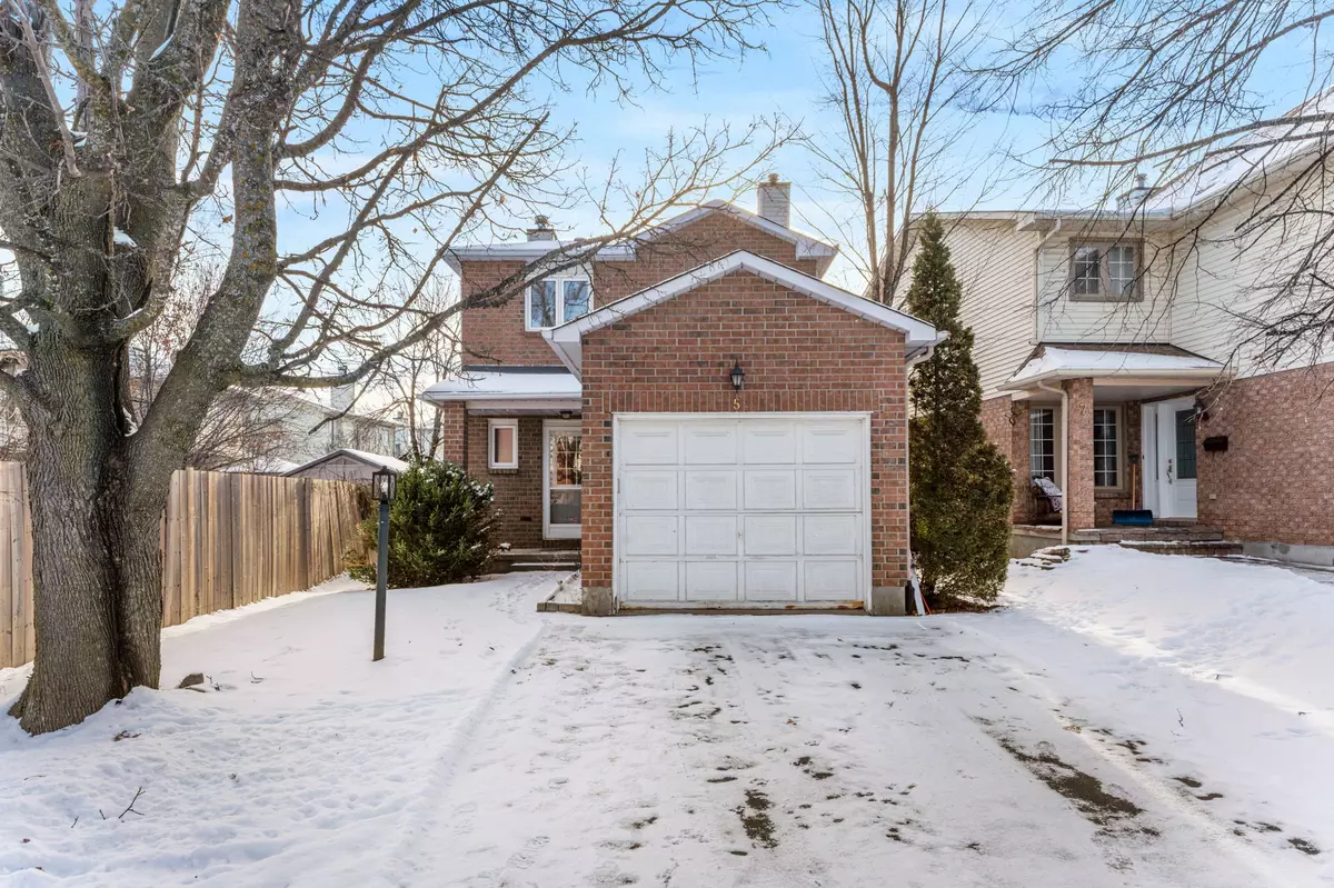 Barrhaven, ON K2J 3C4,5 Bourne ST