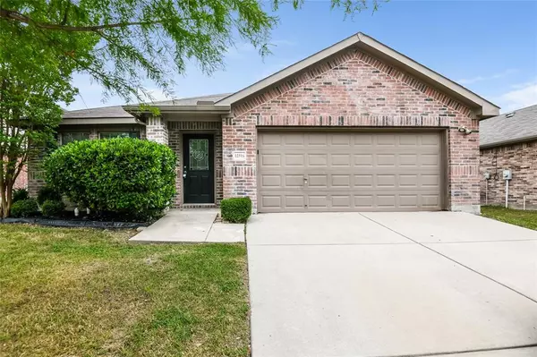 12516 Patnoe Drive, Fort Worth, TX 76028