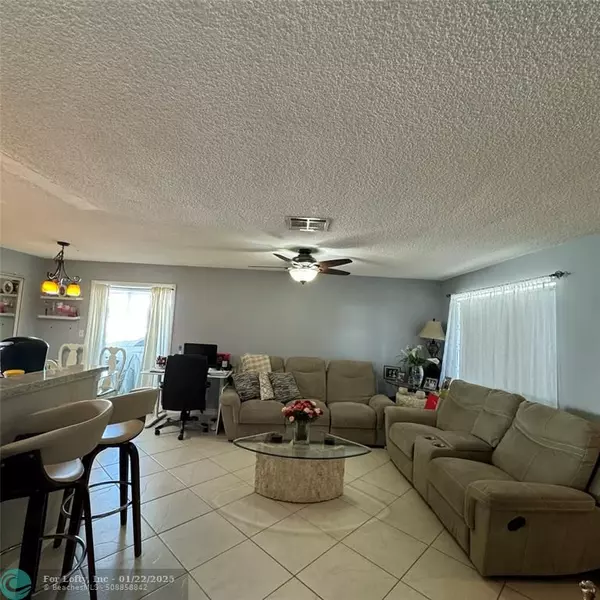 4301 NW 1st Ter, Deerfield Beach, FL 33064