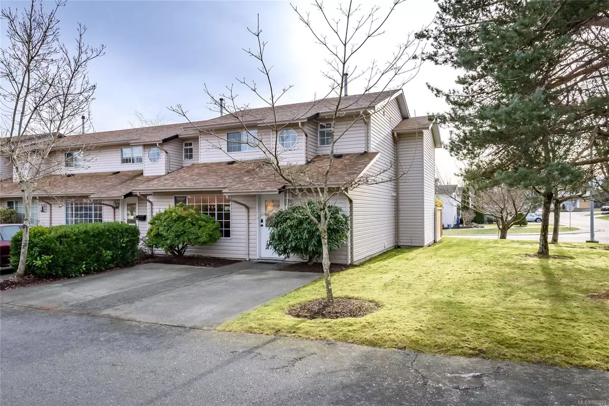 Comox, BC V9M 3P2,680 Murrelet Dr #108