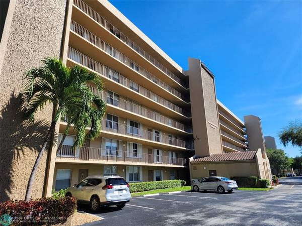 4570 NW 18TH AVE  #704--PH704,  Deerfield Beach,  FL 33064