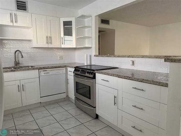 200 SW 132nd Way  #201 L, Hollywood, FL 33027