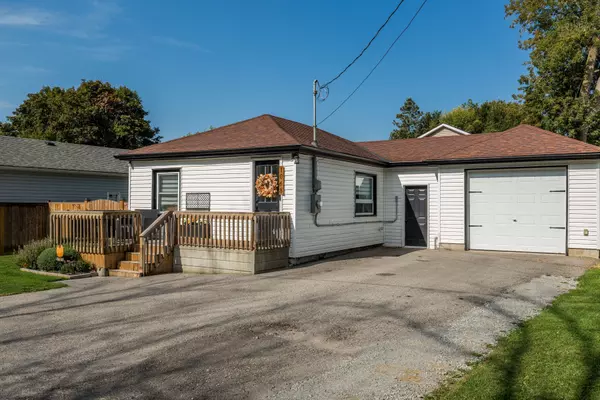 Innisfil, ON L0L 1C0,1068 Emily ST