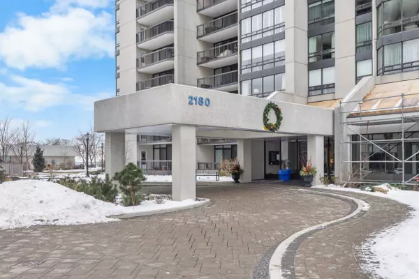 Oakville, ON L6L 5V2,2180 Marine DR #904