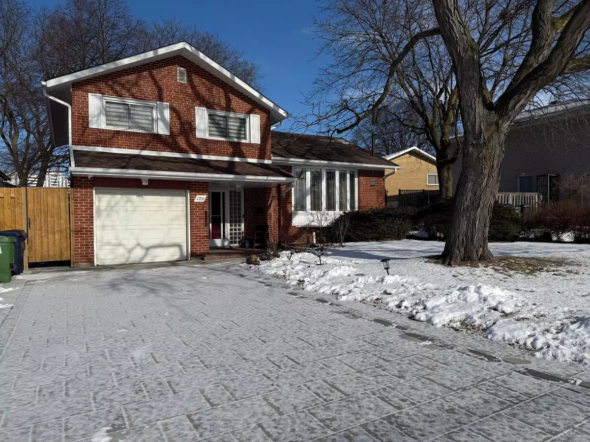 Toronto C13, ON M4A 2K4,124 Wyndcliff CRES