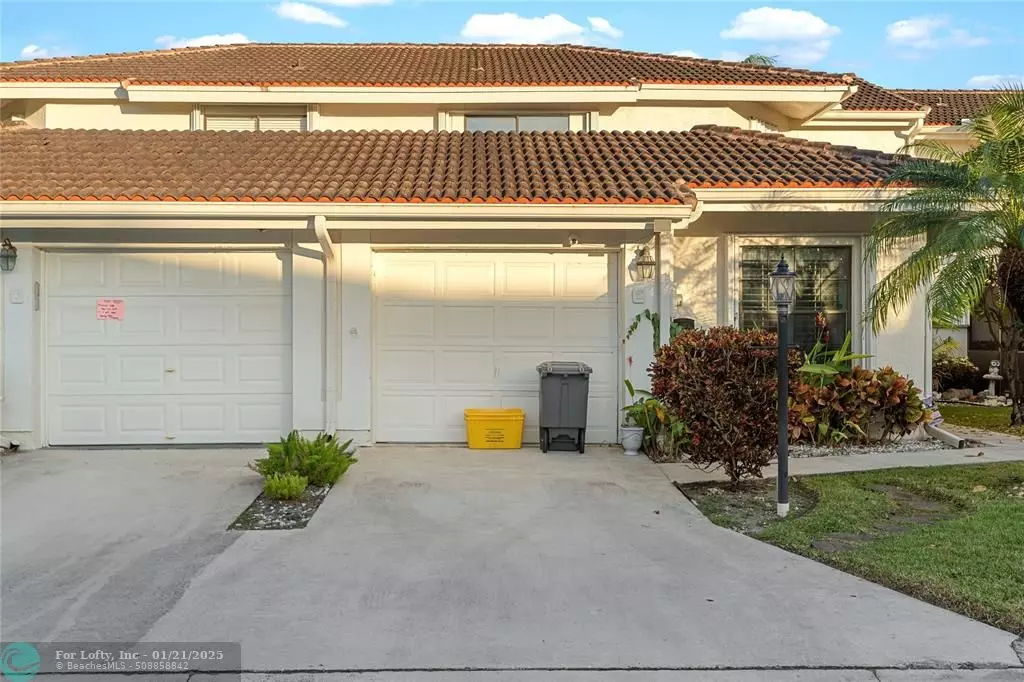 Boca Raton, FL 33434,8639 E Eagle Run Dr  #11