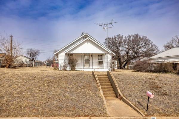 615 W Franklin Street, Weatherford, OK 73096