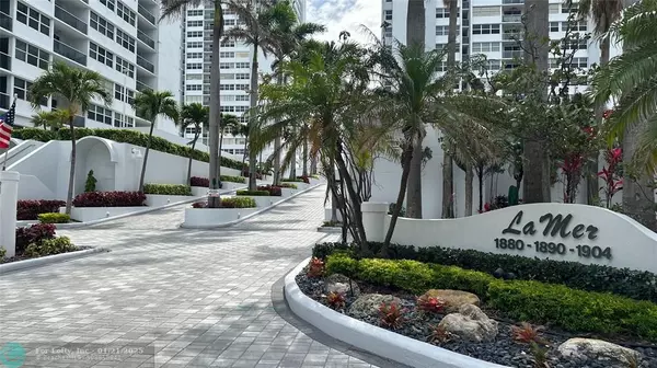 Hallandale Beach, FL 33009,1880 S Ocean Dr  #306