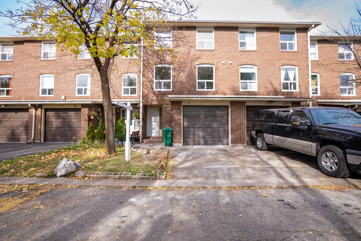 Brampton, ON L6T 3A5,42 Eden Park DR