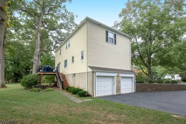 Morristown Town, NJ 07960,15 Kary Way