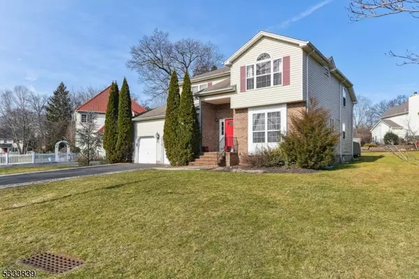 Montclair Twp., NJ 07042,3 Orchard Ct