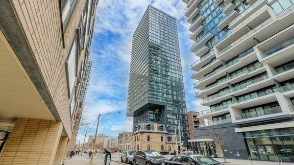 47 Mutual ST #906, Toronto, ON M5B 0C6