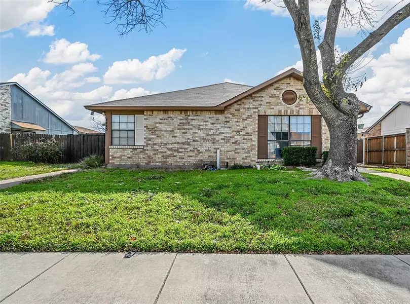 4443 Chapman Street, The Colony, TX 75056