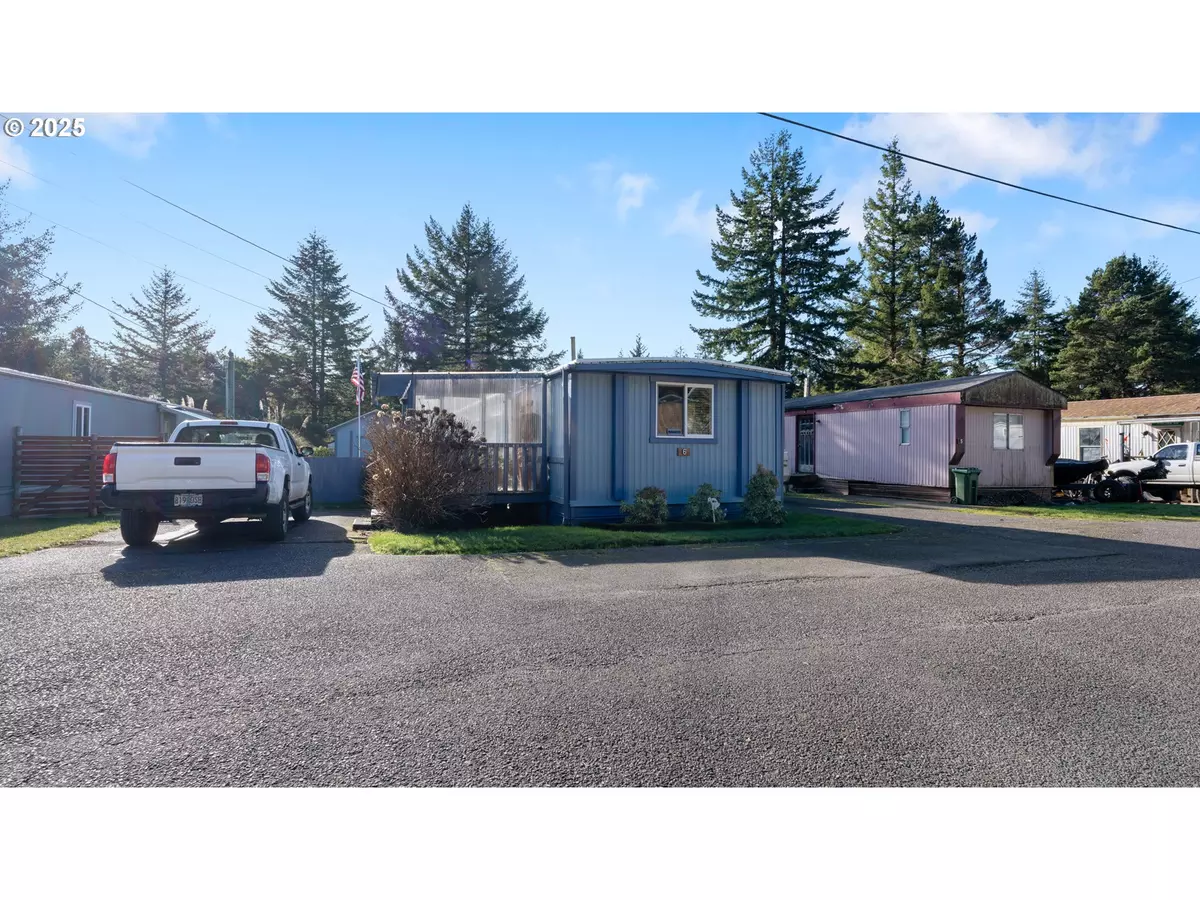 North Bend, OR 97459,93740 SHUTTERS LANDING LN #6