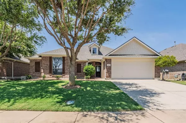 10641 Devinstone Drive,  Fort Worth,  TX 76177