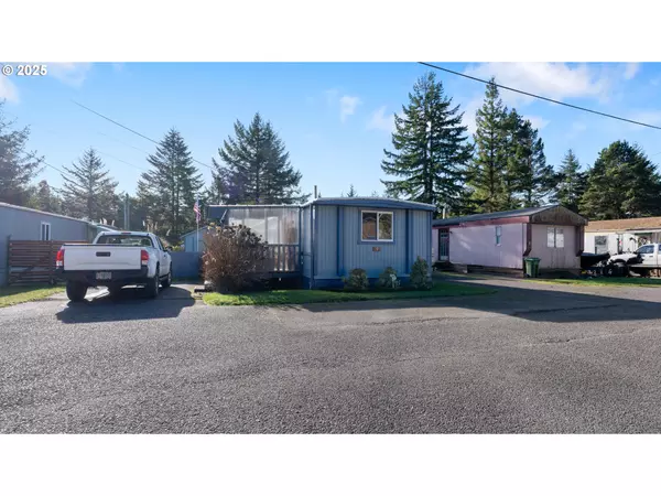 93740 SHUTTERS LANDING LN #6, North Bend, OR 97459