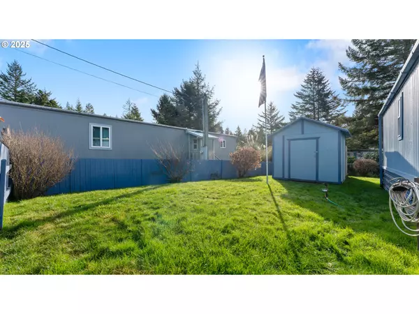 North Bend, OR 97459,93740 SHUTTERS LANDING LN #6