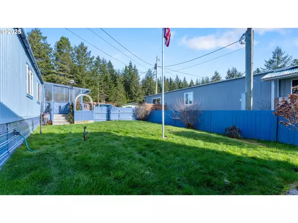 North Bend, OR 97459,93740 SHUTTERS LANDING LN #6