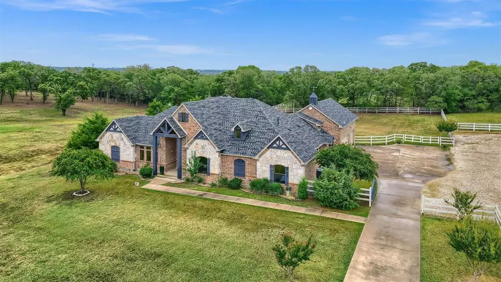 7621 Bruce Road, Aubrey, TX 76227