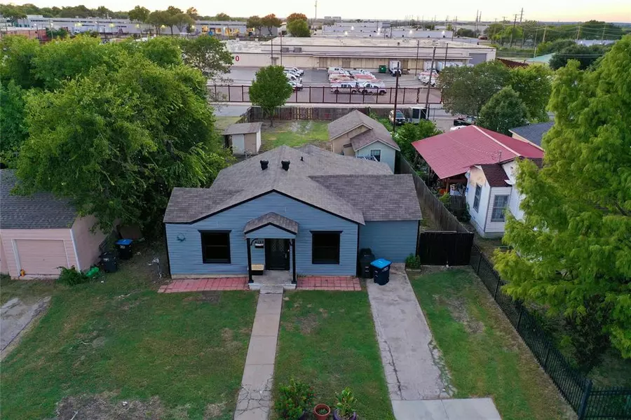 4132 Merida Avenue, Fort Worth, TX 76115