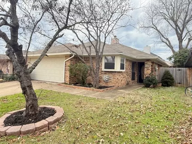 920 Boxwood Drive, Lewisville, TX 75067