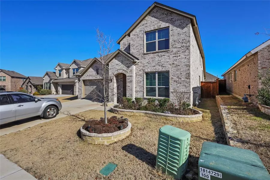 5452 High Pointe Drive, Haltom City, TX 76137