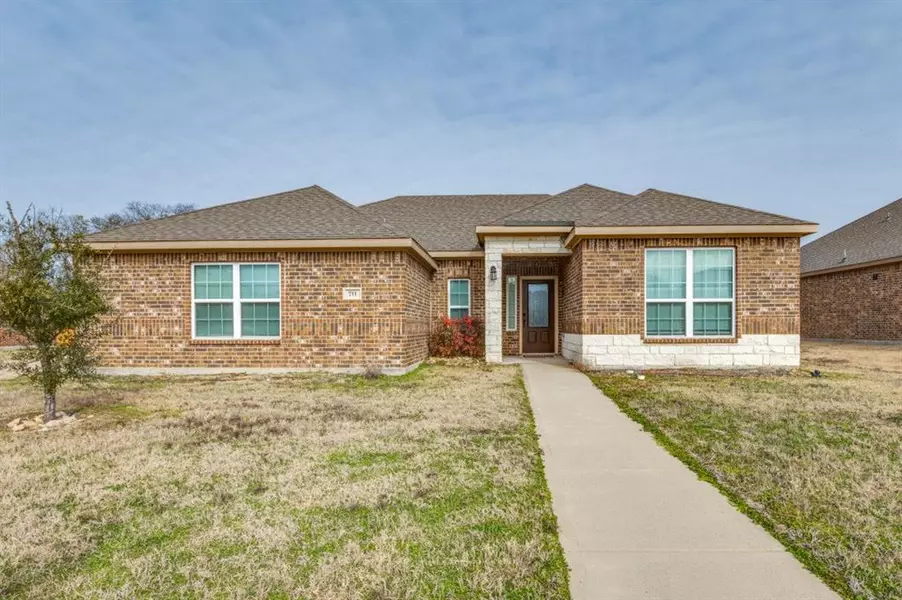 711 Milas Lane, Glenn Heights, TX 75154