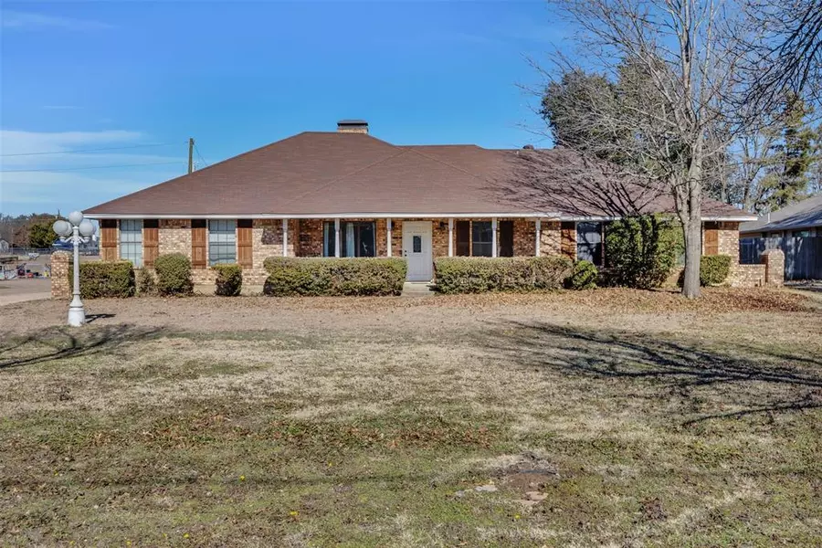 839 Red Oak Creek Drive, Ovilla, TX 75154