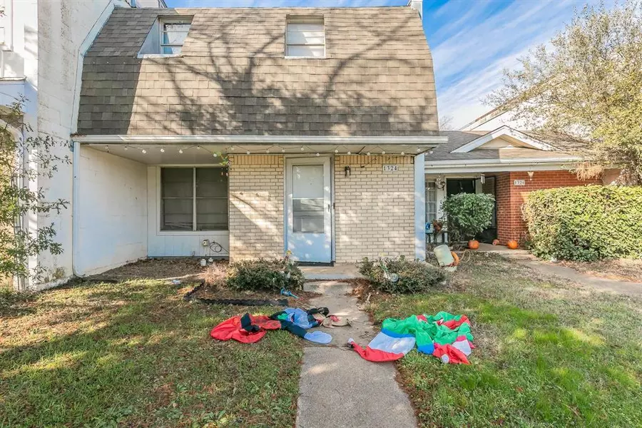 1324 N Cooper Street, Arlington, TX 76011