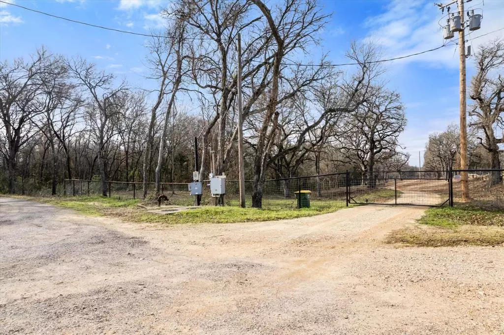 Covington, TX 76636,101 Cemetery Road