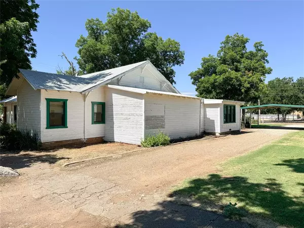 Seymour, TX 76380,409 E Idaho Street